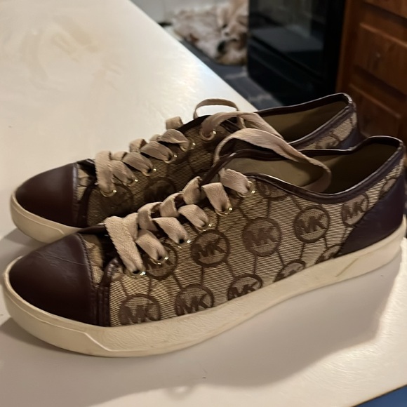 Michael Kors tennis shoes - Picture 3 of 6